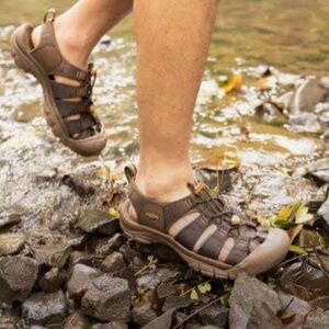 EUC KEEN Men's Outdoor Newport H2 Sandals